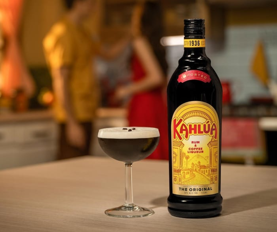 Does Kahlua Have Caffeine? Unmasking the Buzz in Your Cocktails