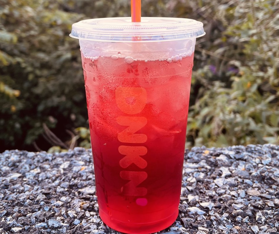 Dunkin Donuts Strawberry Refresher: Sip the Berry Bliss